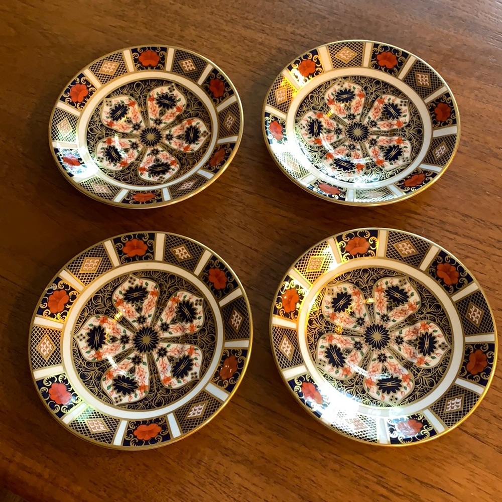 Royal Crown Derby Old Imari saucer plate